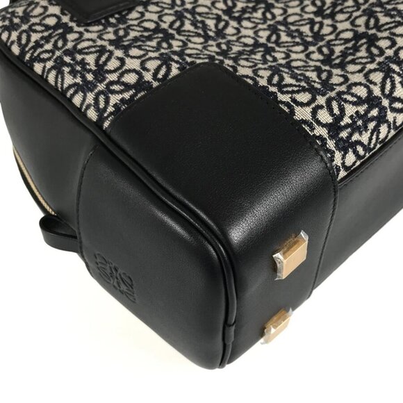 LOEWE Anagrams Amazona 19 Hand bag - Picture 9 of 15